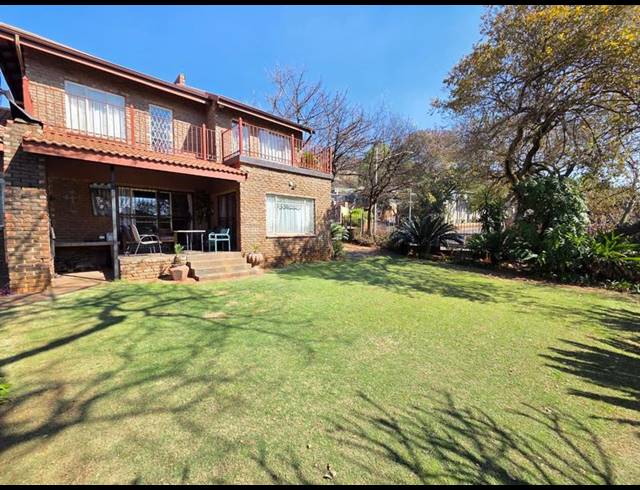 5 BEDROOM HOUSE FOR SALE IN MAGALIESKRUIN